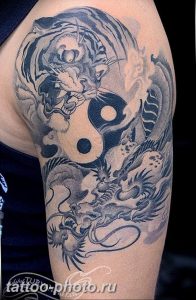 фото тату тигр и дракон 07.12.2018 №088 - tattoo tiger and dragon - tattoo-photo.ru